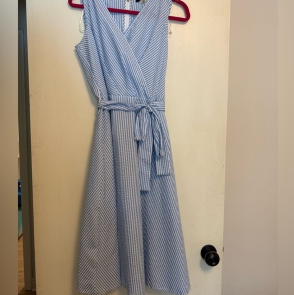 NWOT Tommy Hilfiger Light Blue Striped Seersucker Midi Dress - Picture 5 of 8